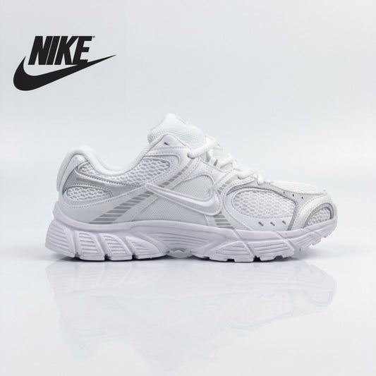 Nike V5 RNR Sneakers - White