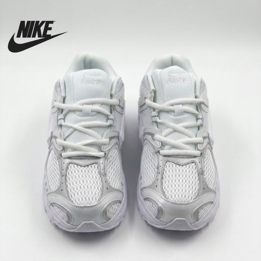 Nike V5 RNR Sneakers - White
